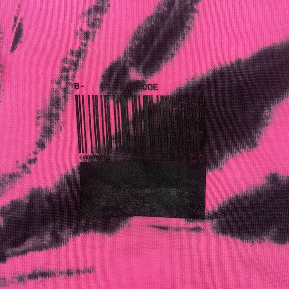 Pink sweatshirt, pre-loved, barcode brand barbiecore valentines day - Picture 6 of 9